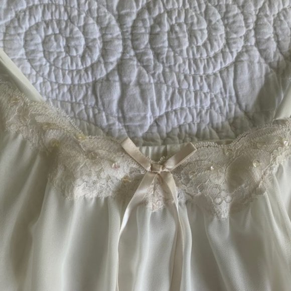 Apt. 9 Wedding Lingerie - Picture 4 of 4